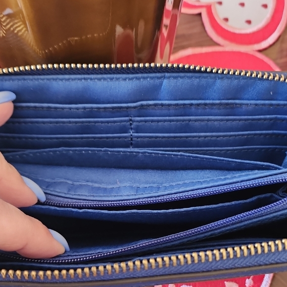 Liz Claiborne Royal Blue Wallet with Logo - Picture 3 of 6